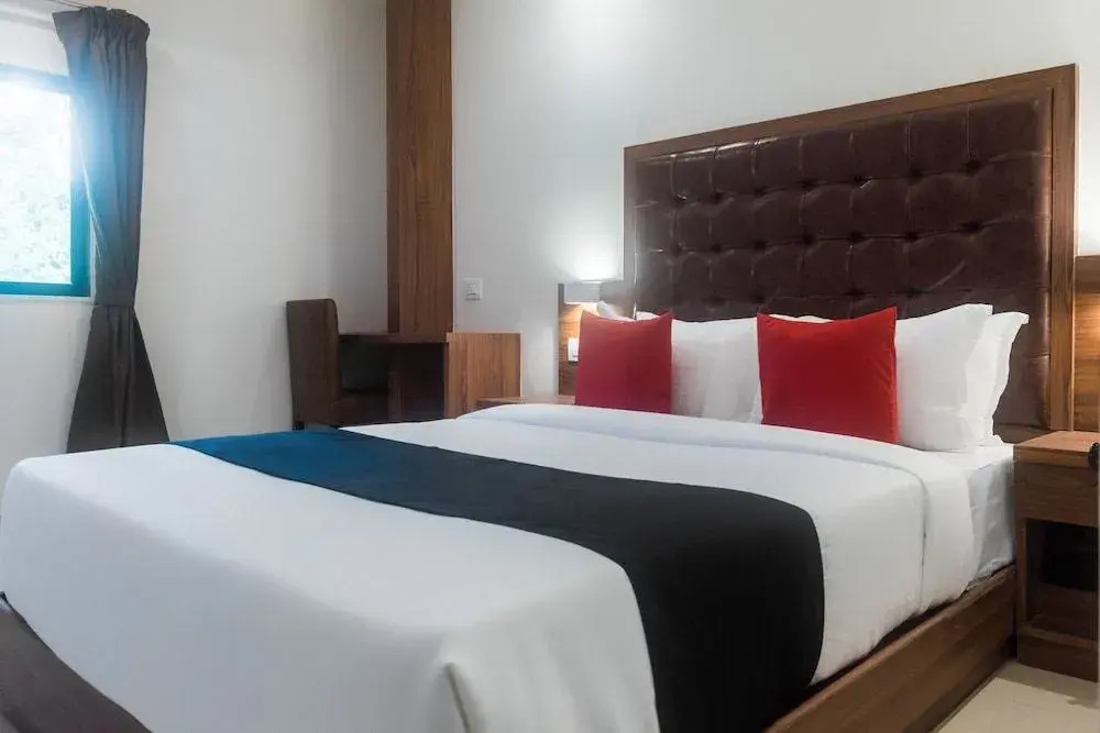 Capital O 29025 Hotel Seven Olive