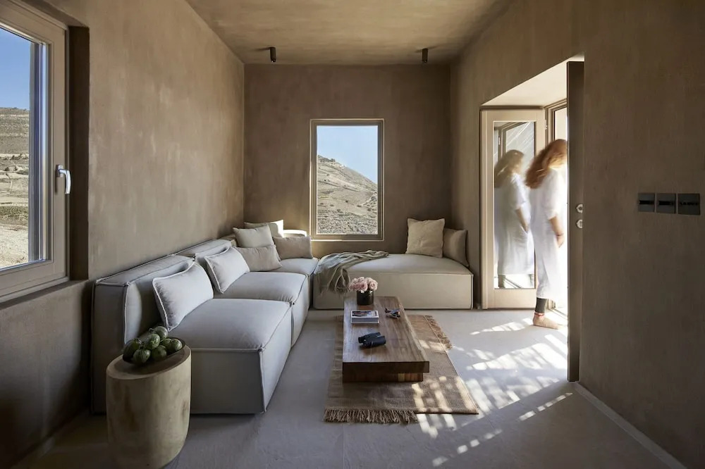 Smy Santorini Suites & Villas