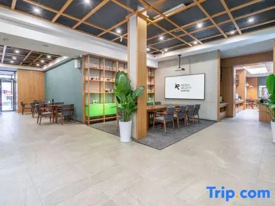 voco Chengdu Chunxi Road by IHG
