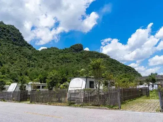 Huangyao Ancient Town RV Travel Homestay