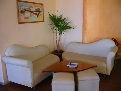 Artemis Hotel