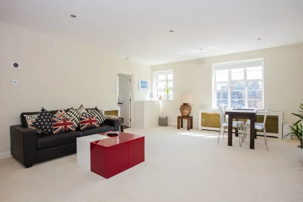Stylish 2 Bedroom Flat In Prime Kensington