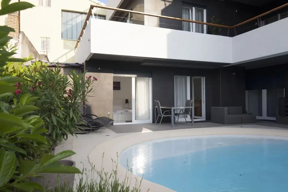 BASIC MANSION plus with swimming pool & free parking