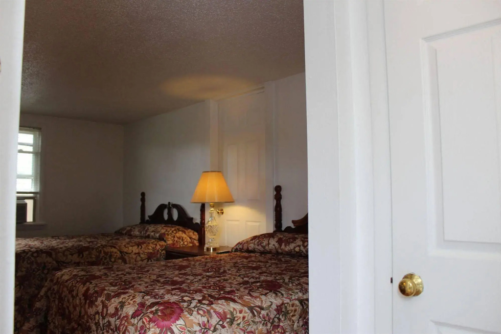 Dennisport Surf Club Boutique Hotel