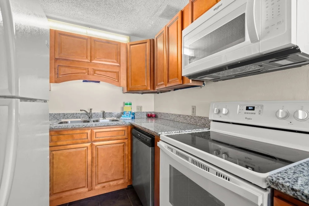 The Summit Unit 512