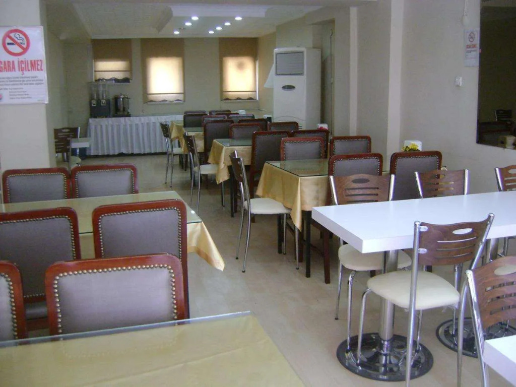 Hotel Ay
