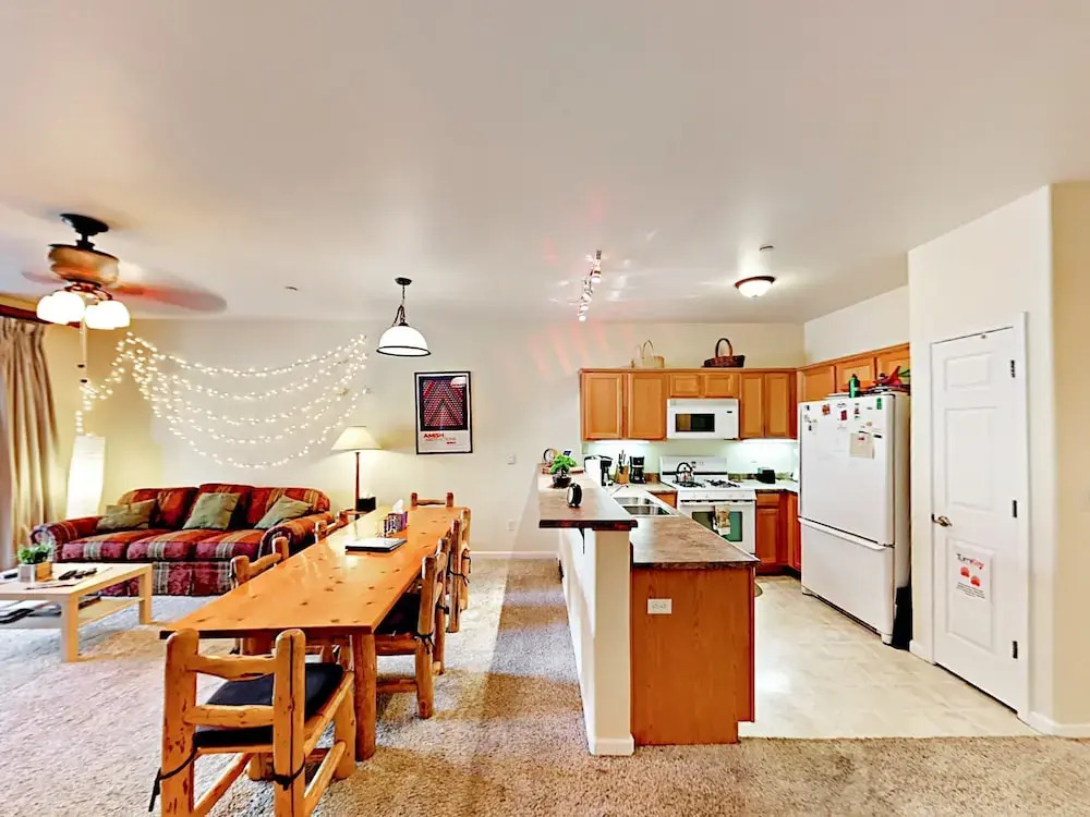 10583 Boulders Townhouse - 2 Br townhouse by RedAwning