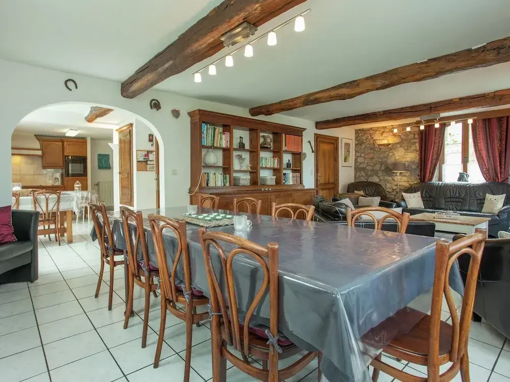 Cozy family home in Humain