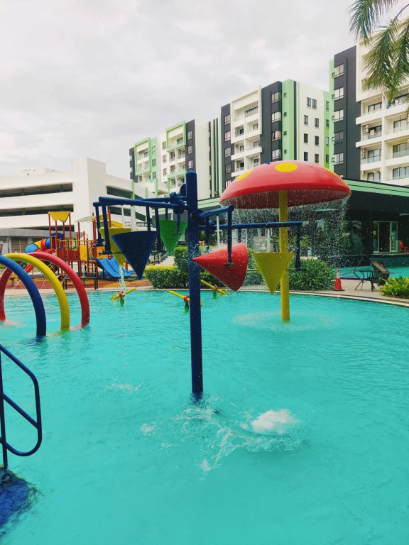 KTs Homestay-- Corner Unit - Manhattan Ipoh with Water Park for 6-9 Pax