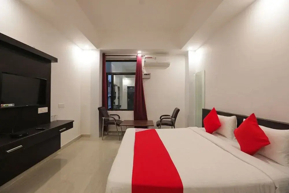 OYO 43440 Hotel Belmorrise