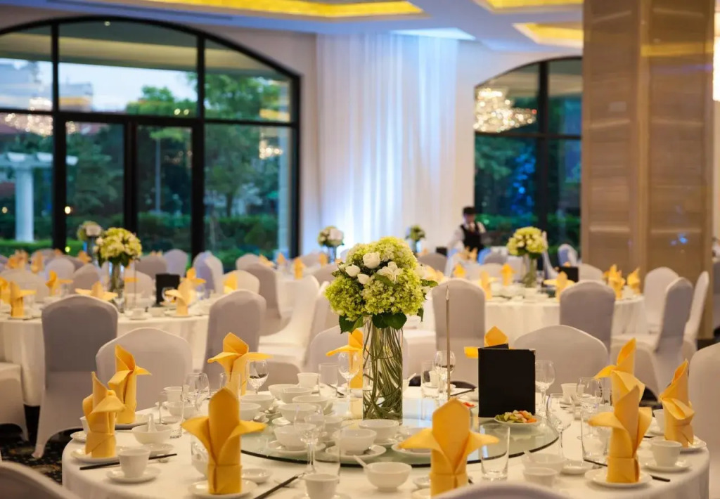 Elegant Suites Westlake