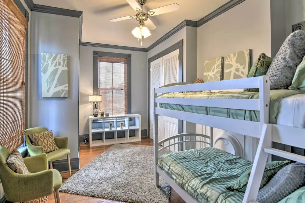 Vicksburg Home w/3 Porches, Walk to Downtown