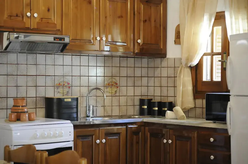 Traditional Greek Maisonette Antiperni