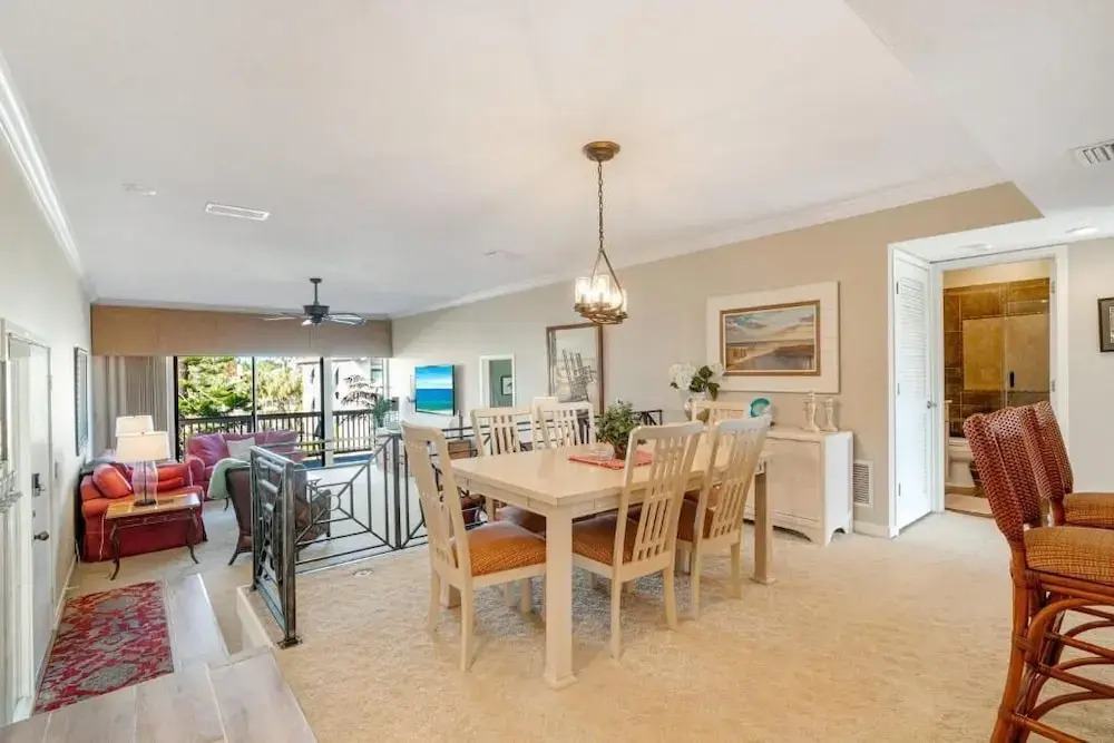 Coastal Lakehouse Condo on Siesta Key Public Beach
