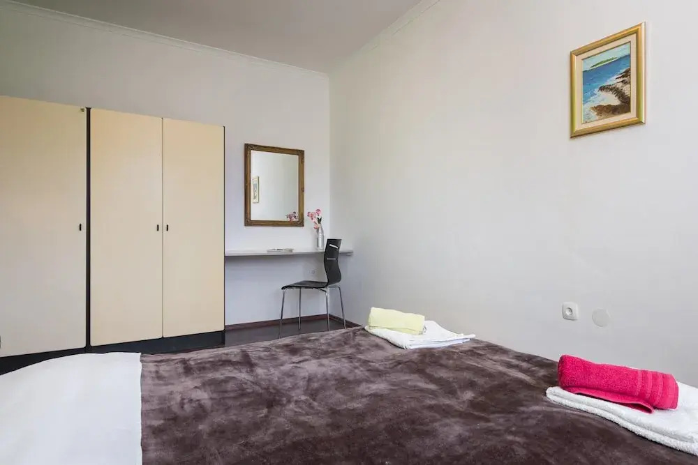 1 - Modern apt w big Garden & Terrace w. sea View