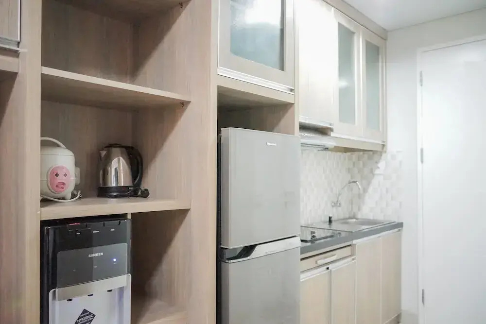 Comfy Studio at Trimezia Beverly Apartment By Travelio