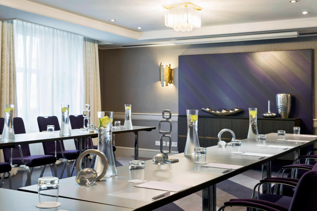 Marin Suites Hotel