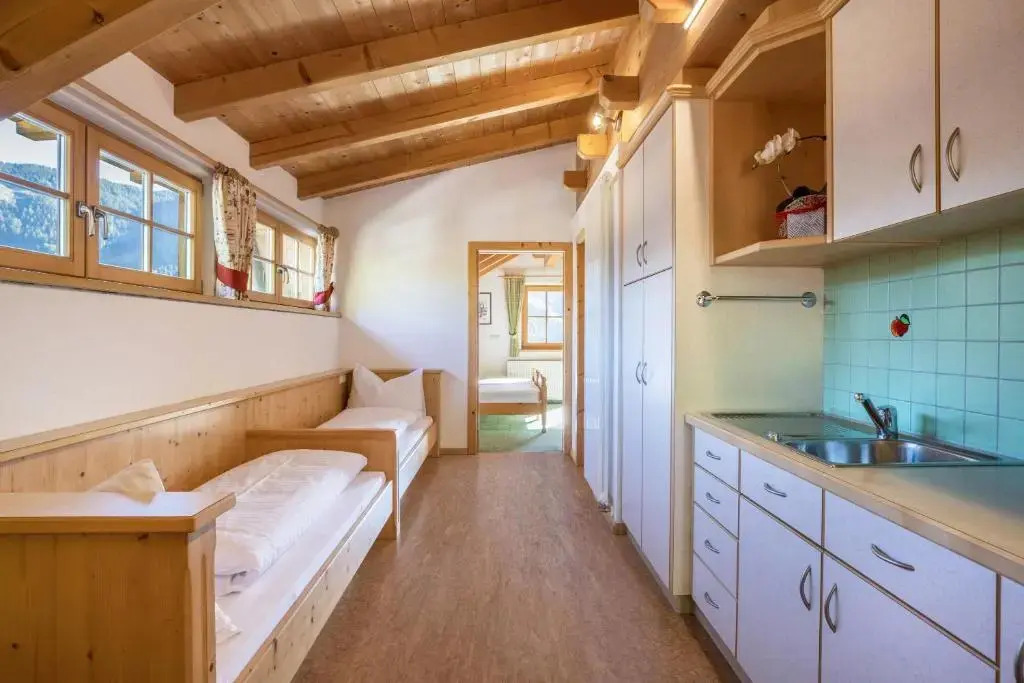 Felderhof Apt 1