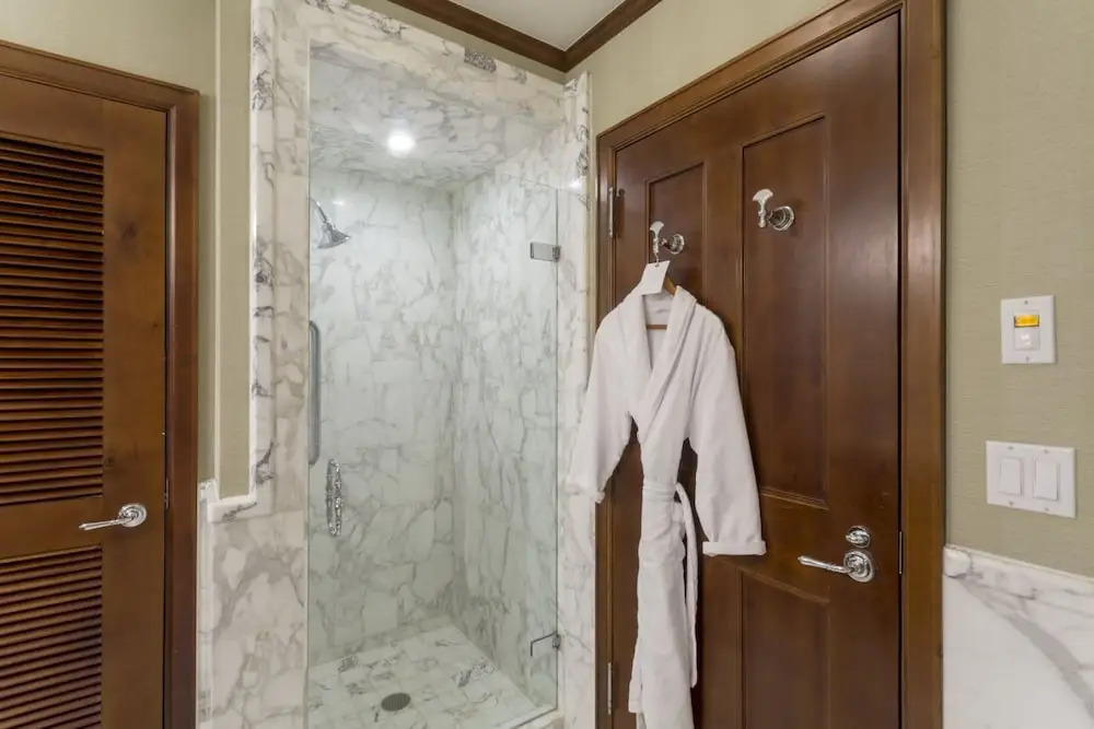 Aspen Ritz-carlton 2 Bedroom Ski in, Ski out Residence With Access to Slopeside Heated Pools and Hot Tubs