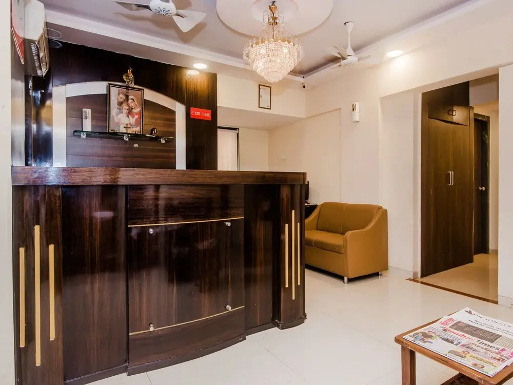 OYO 1453 Hotel Daisy Residency