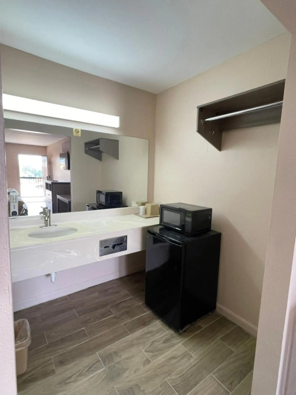 Garden Inn & Suites