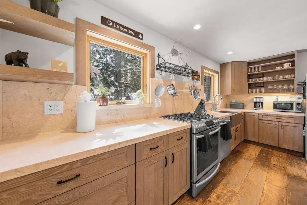 Tahoe City Retreat For 8!