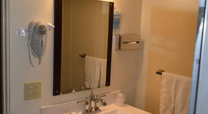 Stanlunds Inn and Suites