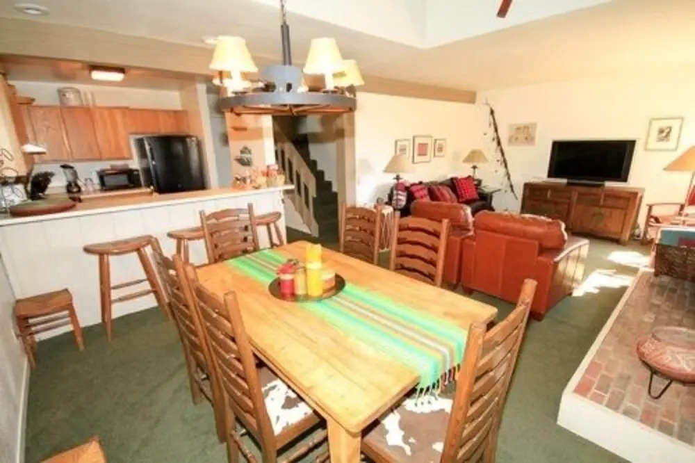 Mammoth Ski & Racquet Club #121 2 Bedrooms 2 Bathrooms Condo