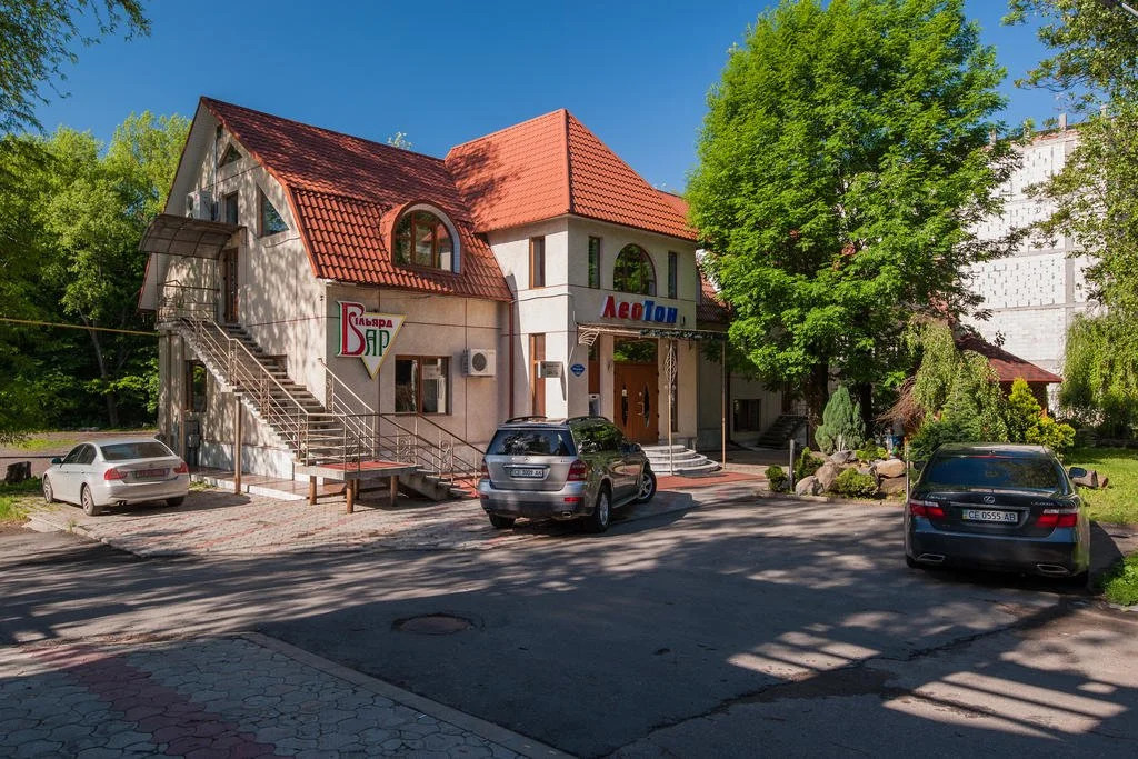 Leoton Chernivtsi