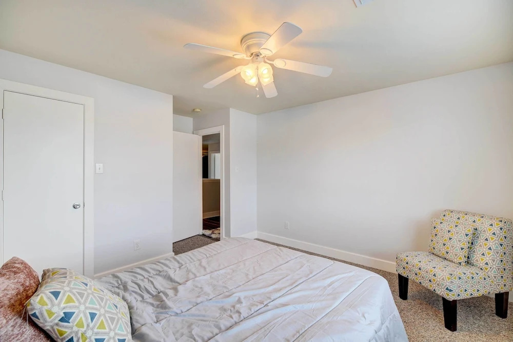 Houston Stay 7 Mi to NRG: Luxe + Group Friendly