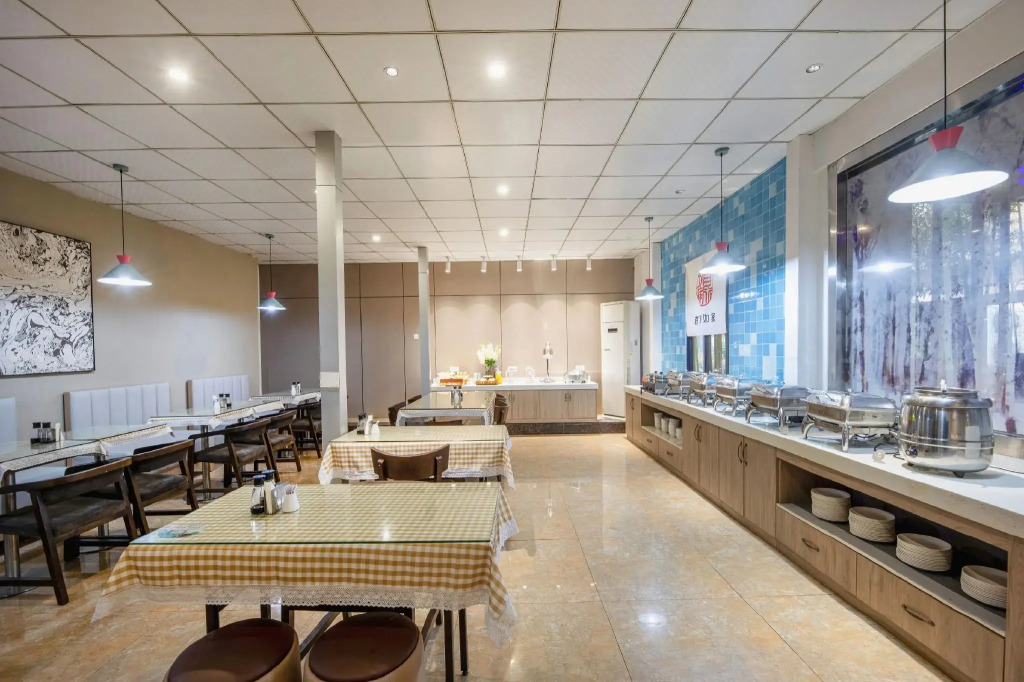 Atour Hotel Jinhua Bayi South Street Subway Station