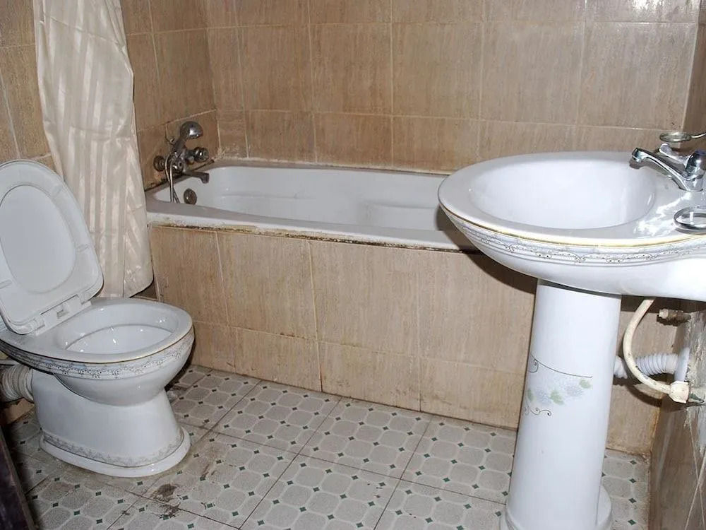 Emglo Suites