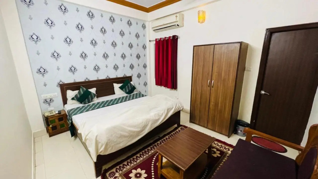 ADB Rooms Hotel Vallabh Darshan