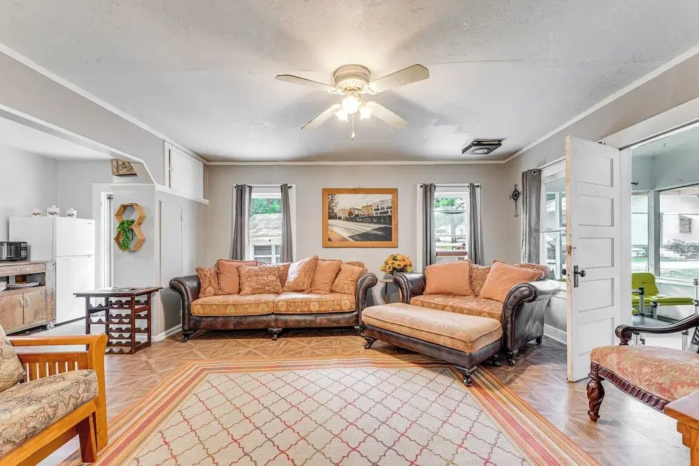Lakefront Cottage in Clear Springs w/ Deck & Patio