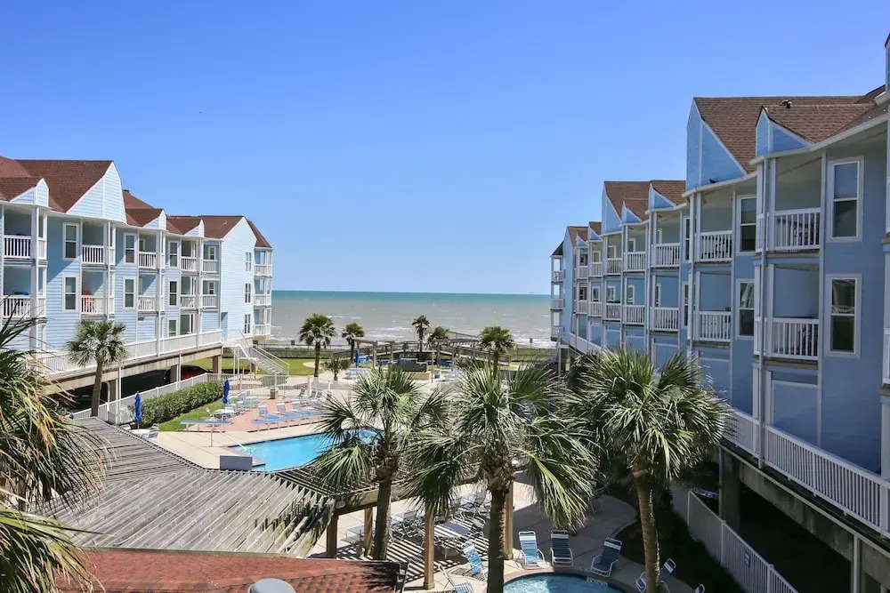 Seascape 1322 2 Bedroom Condo by RedAwning