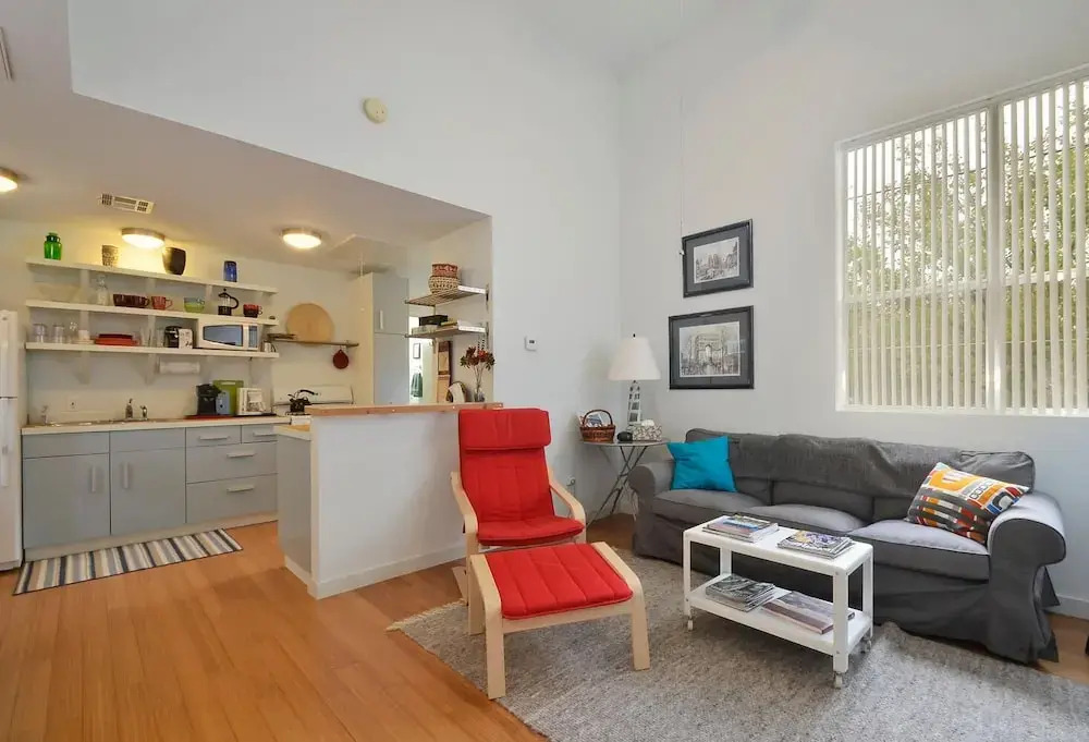 1BR South Austin Steps from 1st by RedAwning