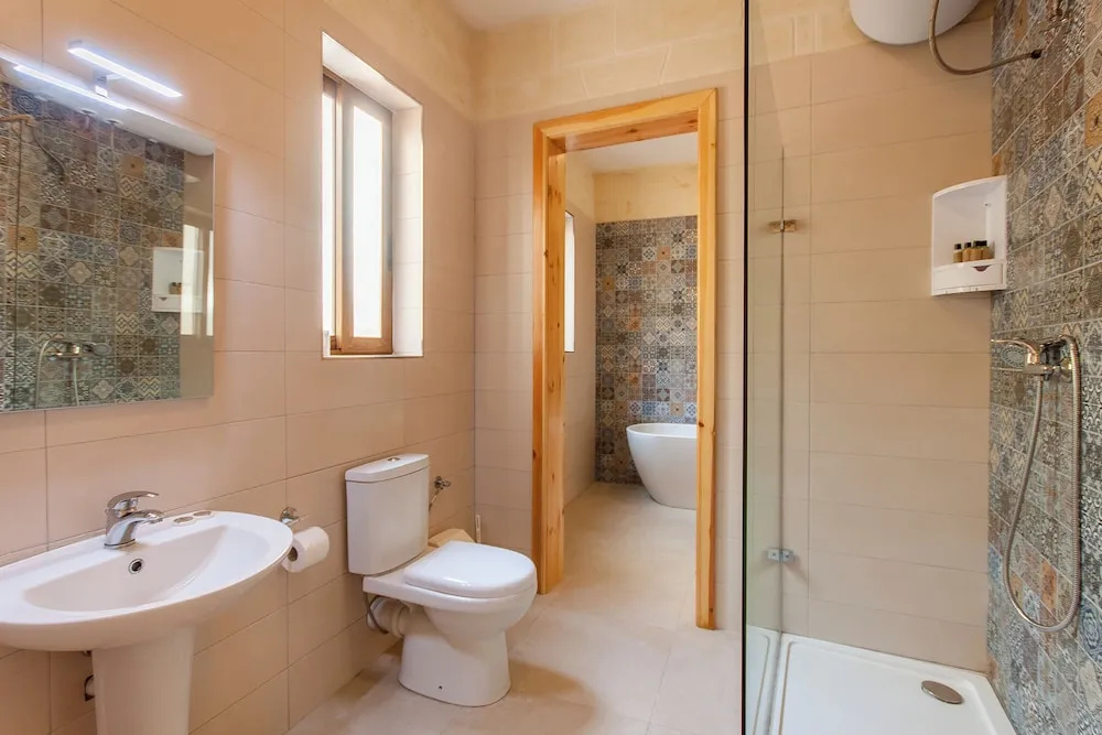 Naduri, Beautiful Gozitan Villa plus Pool - Happy Rentals