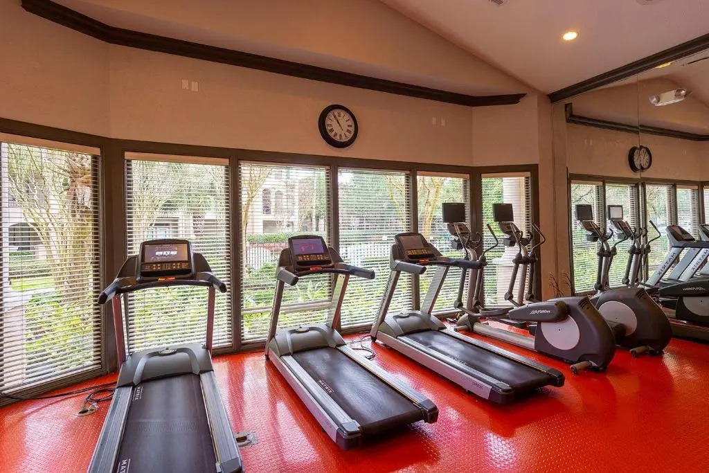 Luxury Fully Furnished Apartments by NASA and Kemah Boardwalk