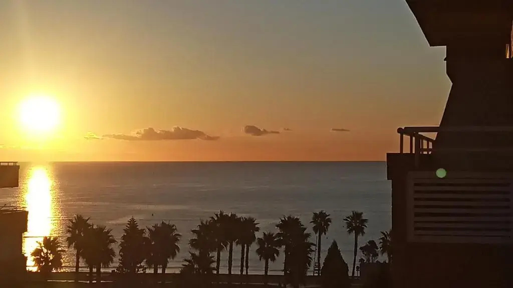 Bonito apartamento en Marina D'or [1ra línea de playa]