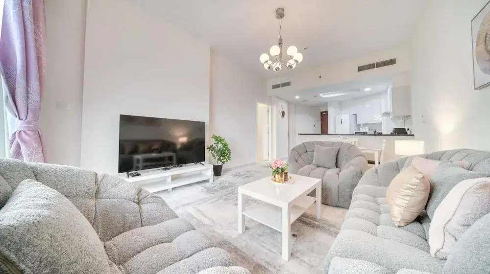 Viridis Living Chic and Spacious 1BR