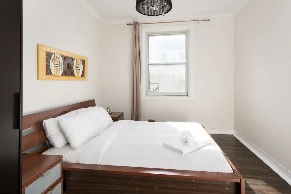 Architectural 2BR in Mile End by Sonder