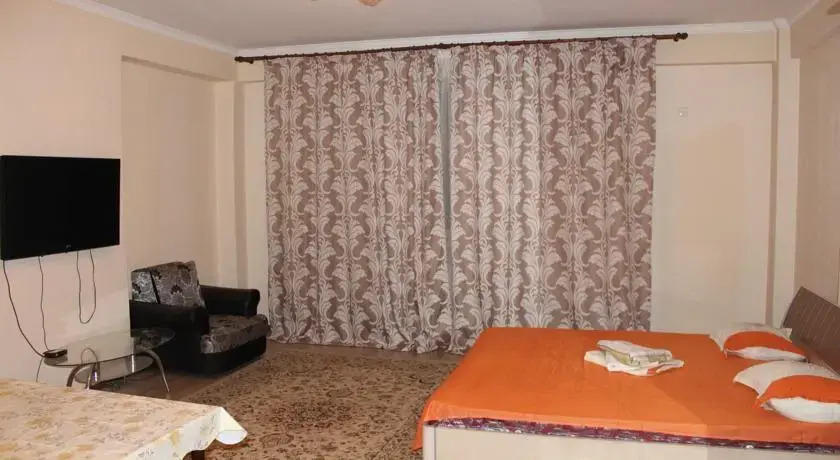 Houseroom I