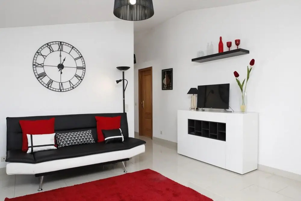 Wondrous Terrace Apartment in Cascais Center