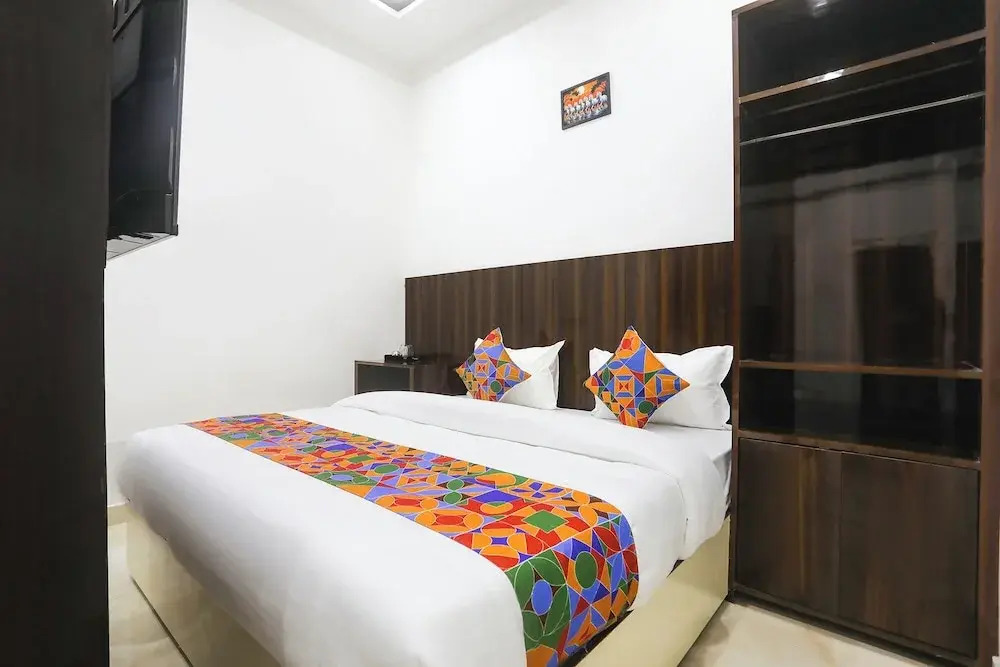 Fabhotel Varanasi Suites