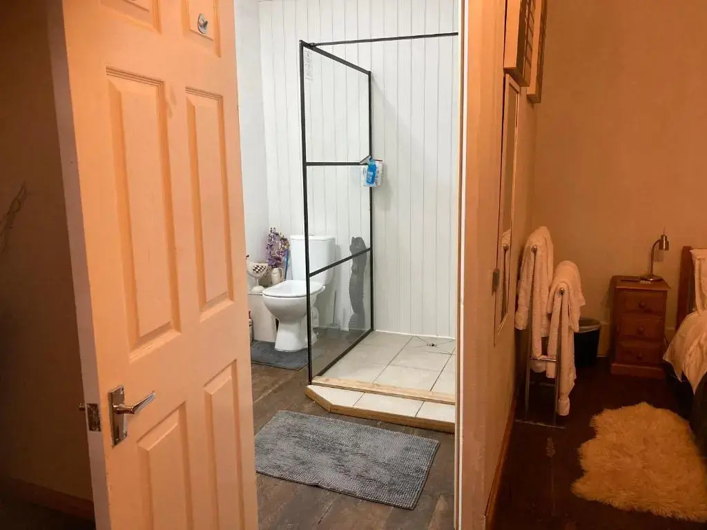 7 Dagnaud De la Tude our family farmhouse style home with en-suite