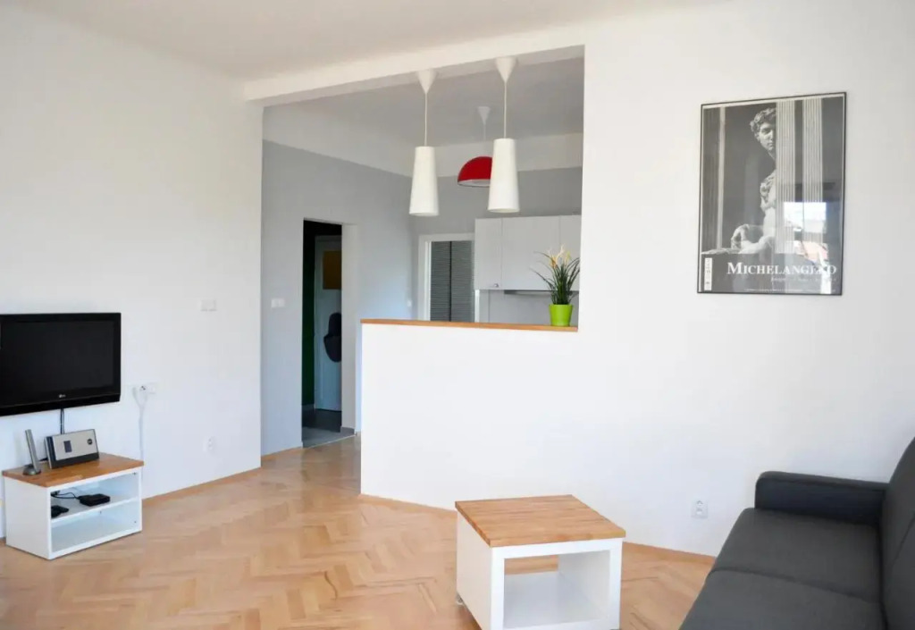 Central-Modern-Apartment
