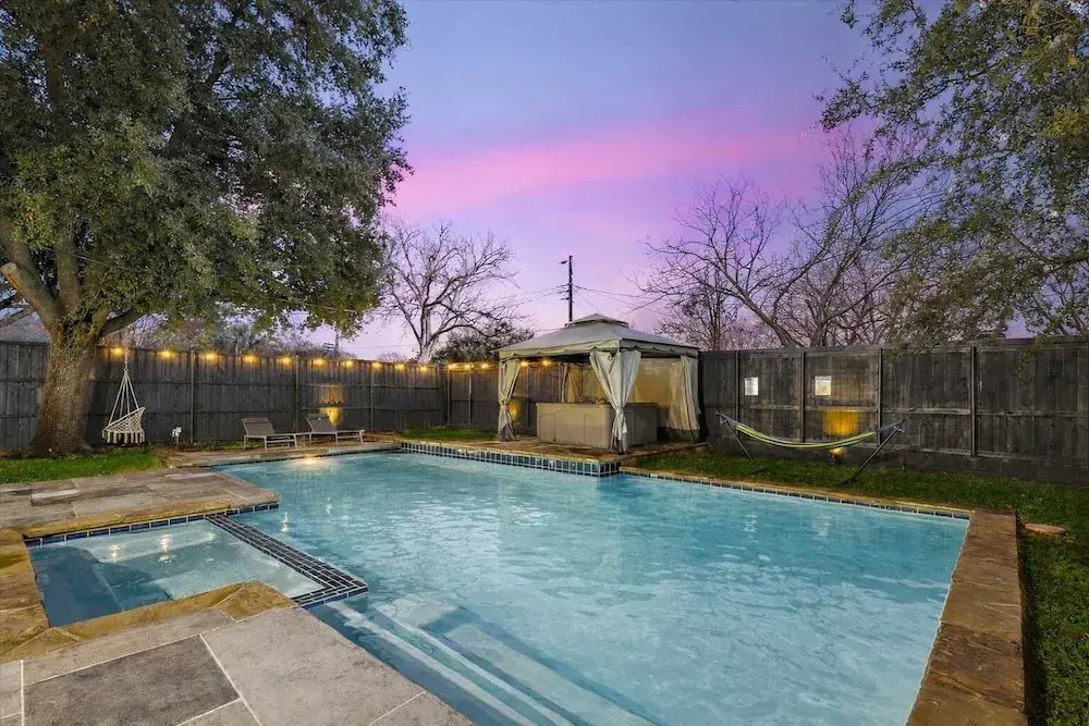 Upscale 6BR Home With Pool, Hot Tub & Game Room