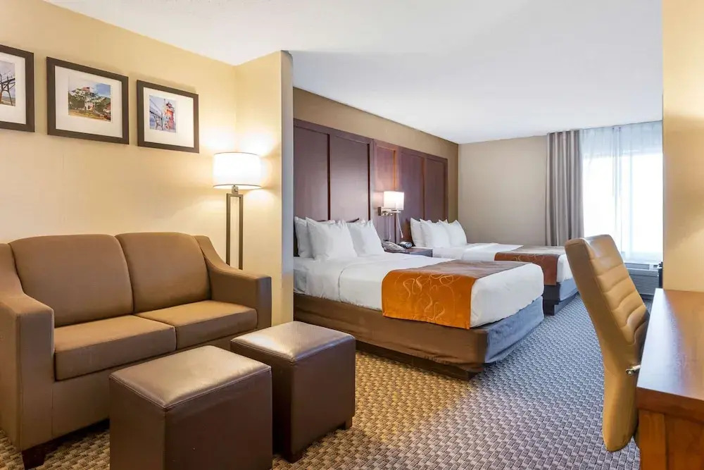 Comfort Suites