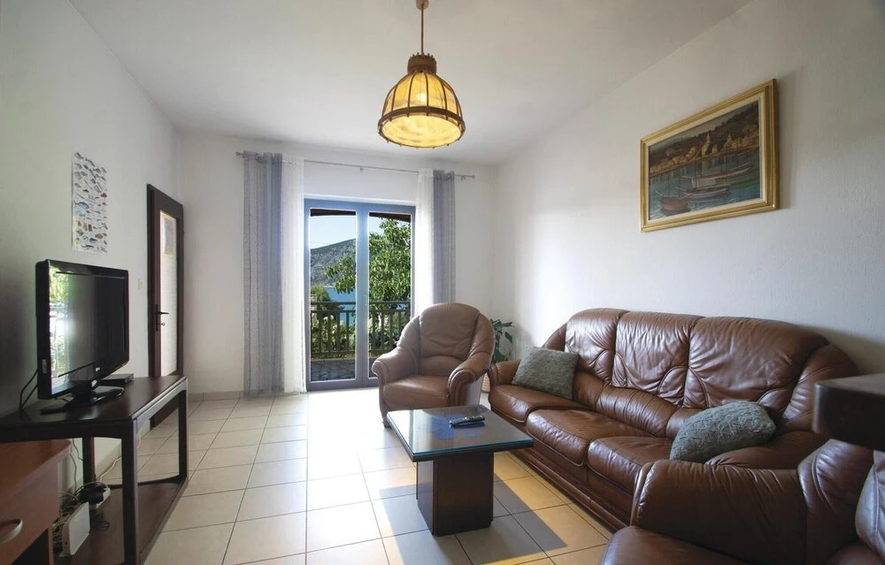 Awesome Home in Racisce With Wifi and 4 Bedrooms