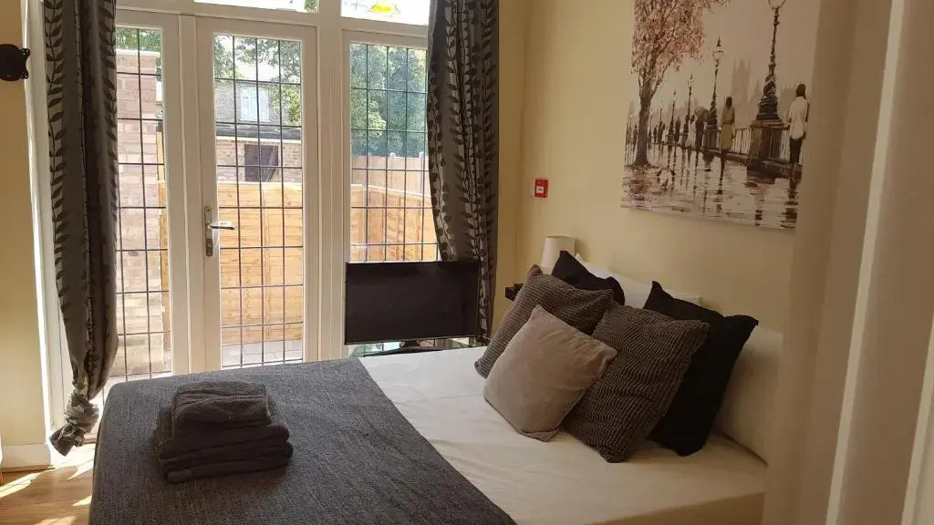 Anazing Studios 2 - North East London - Chingford